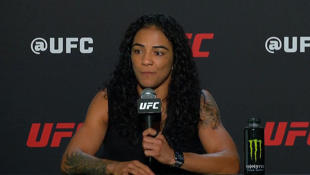 Viviane Araujo s'attend à être un obstacle sur le chemin de Natalia Silva | UFC on ESPN+ 93