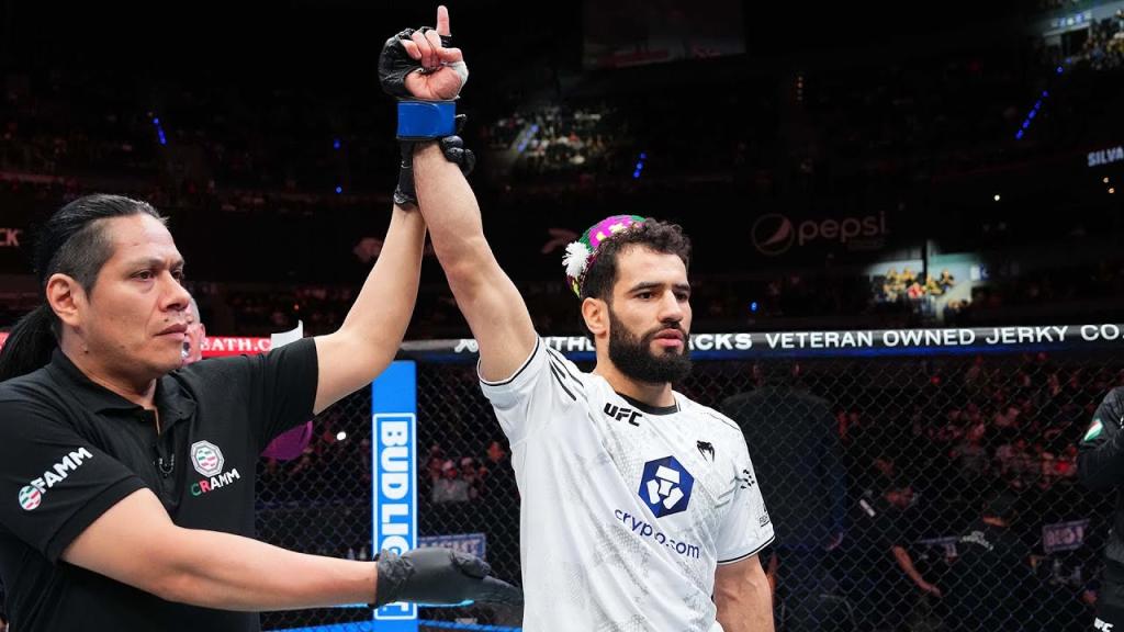 Sur blessure, Muhammad Naimov s'impose par TKO contre Erik Silva | UFC Mexico City