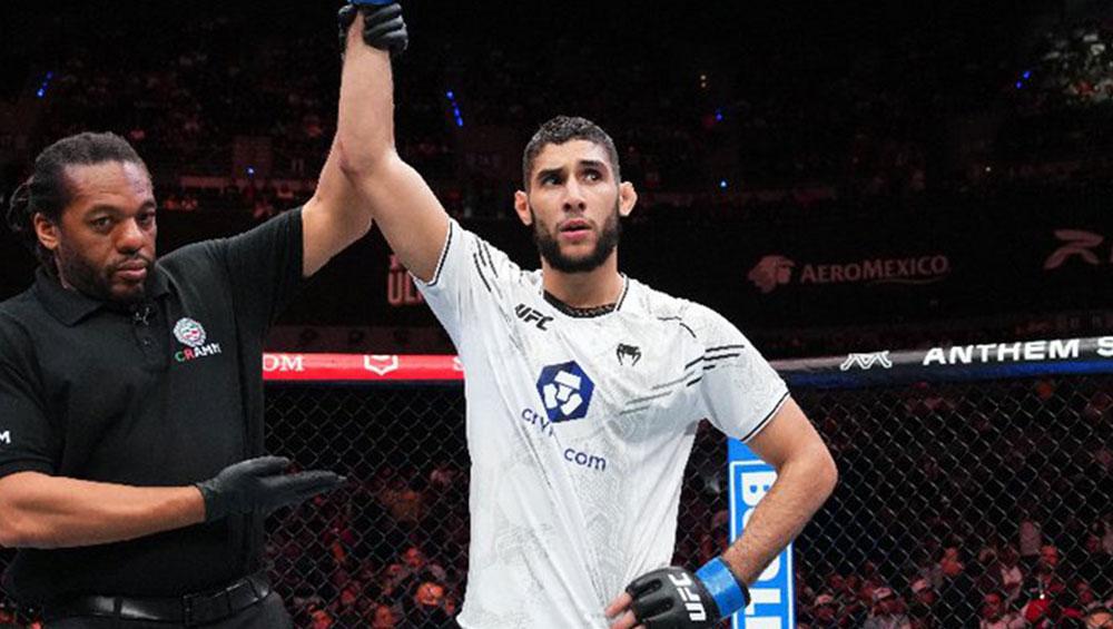 Combat serré entre Fares Ziam et Claudio Puelles à l'UFC : Ziam sort vainqueur par décision partagée | UFC Mexico City