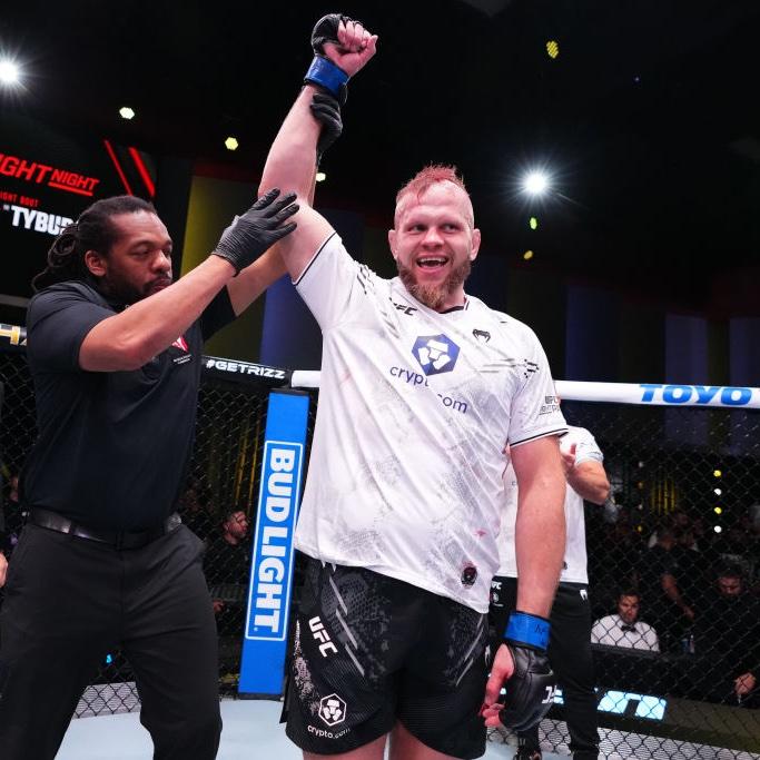 Marcin Tybura reste invaincu à Las Vegas avec une victoire par soumission contre Tai Tuivasa | UFC on ESPN+ 97