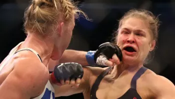 Ronda Rousey, révèle que son historique de commotions cérébrales est la principale raison de sa retraite