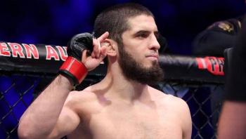 Le champion poids léger de l'UFC, Islam Makhachev, a répondu avec sarcasme à Dustin Poirier