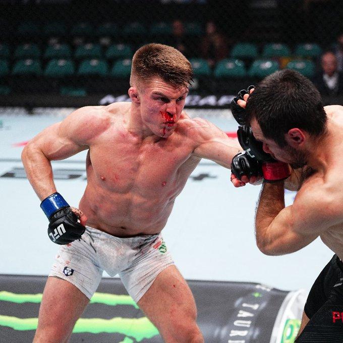 Loughran domine Pacheco et décroche sa première victoire à l'UFC | UFC on ESPN 54