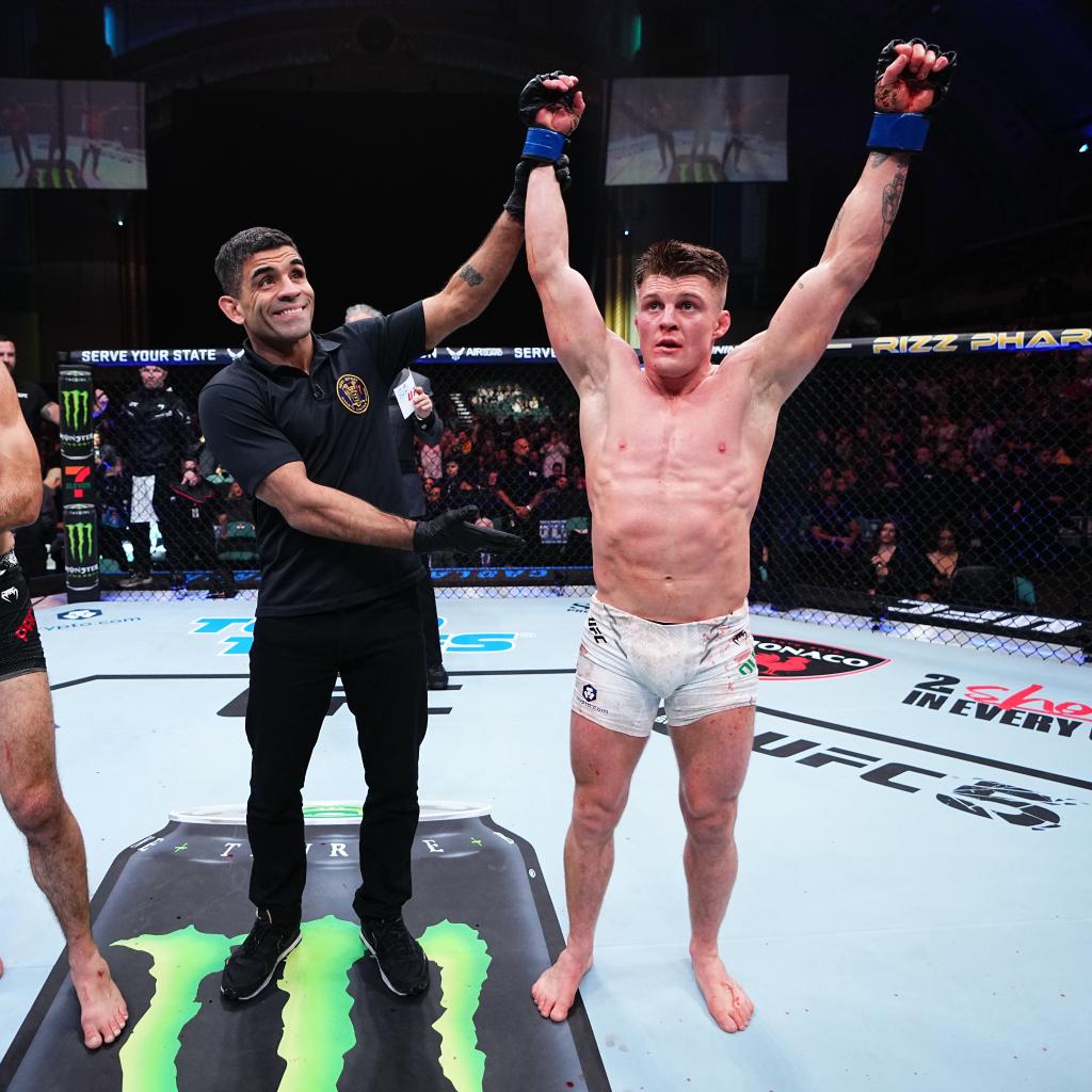 Loughran domine Pacheco et décroche sa première victoire à l'UFC | UFC on ESPN 54