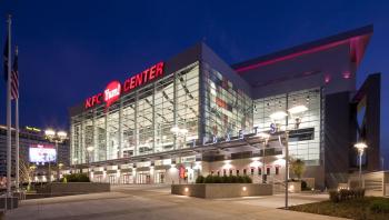 L'UFC Louisville officiel pour le 8 juin au KFC Yum! Center