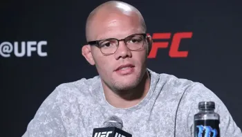 Anthony Smith maintient ses critiques sur Alex Pereira, tout en reconnaissant ses talents