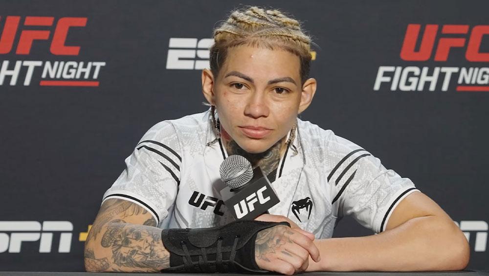 Ketlen Souza ne veut pas faire de pause après sa première victoire dans l'octogone | UFC on ESPN 55