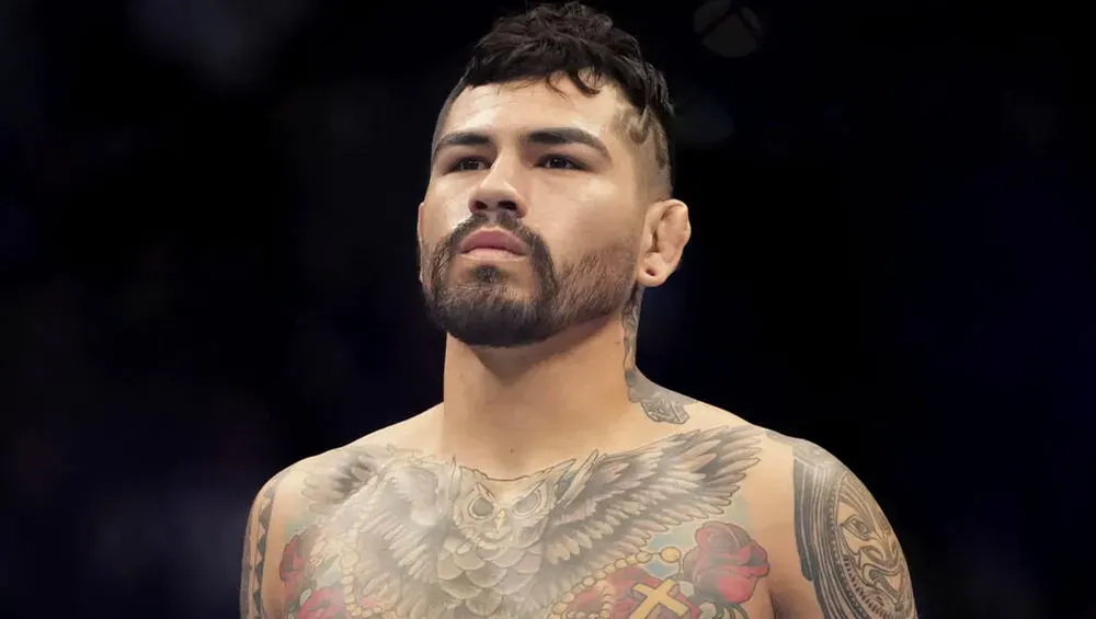 Anthony Hernandez forfait pour son combat contre Roman Dolidze à l'UFC 302