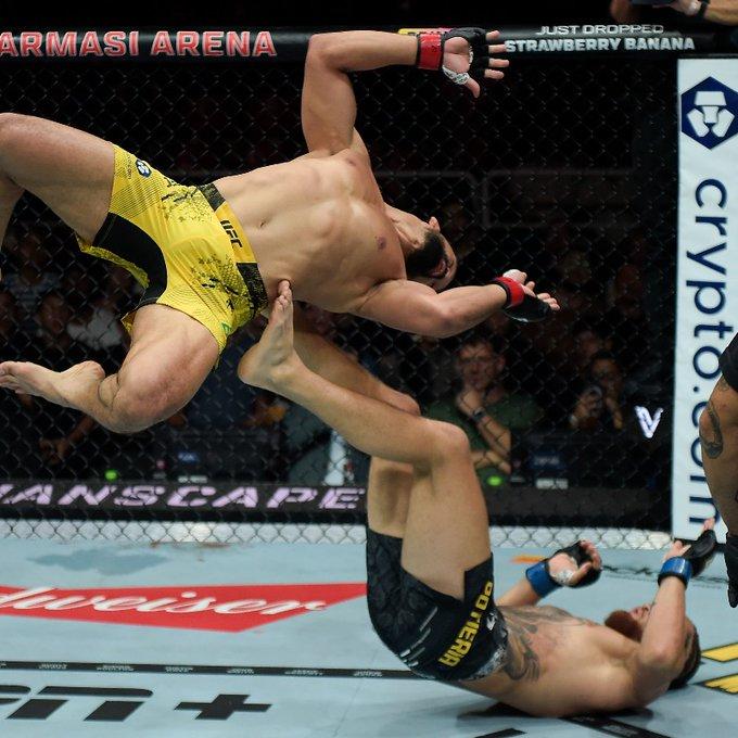 “Demolidor” déchaîne sa folie et soumet Potieria avec une guillotine | UFC 301