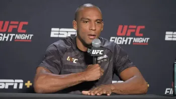 Le vétéran de l'UFC Edson Barboza veut un combat pour le titre BMF contre Max Holloway : « Je pense que je le mérite » | UFC on ESPN+ 99