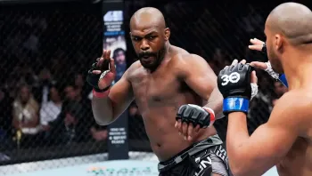 Jon Jones annonce son retour pour novembre et réagit au co-main event de l'UFC 304