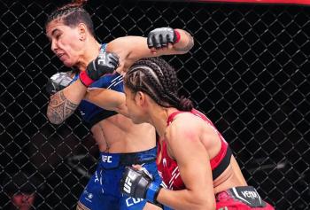 Jacqueline Cavalcanti bat Nora Cornolle par décision partagée (28-29, 29-28, 29-28) | UFC Paris 3