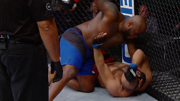 UFC Fight Night 102 - Derrick Lewis contre Shamil Abdurakhimov