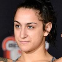 Emily Ducote Gordinha