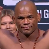 Hector Lombard Showeather