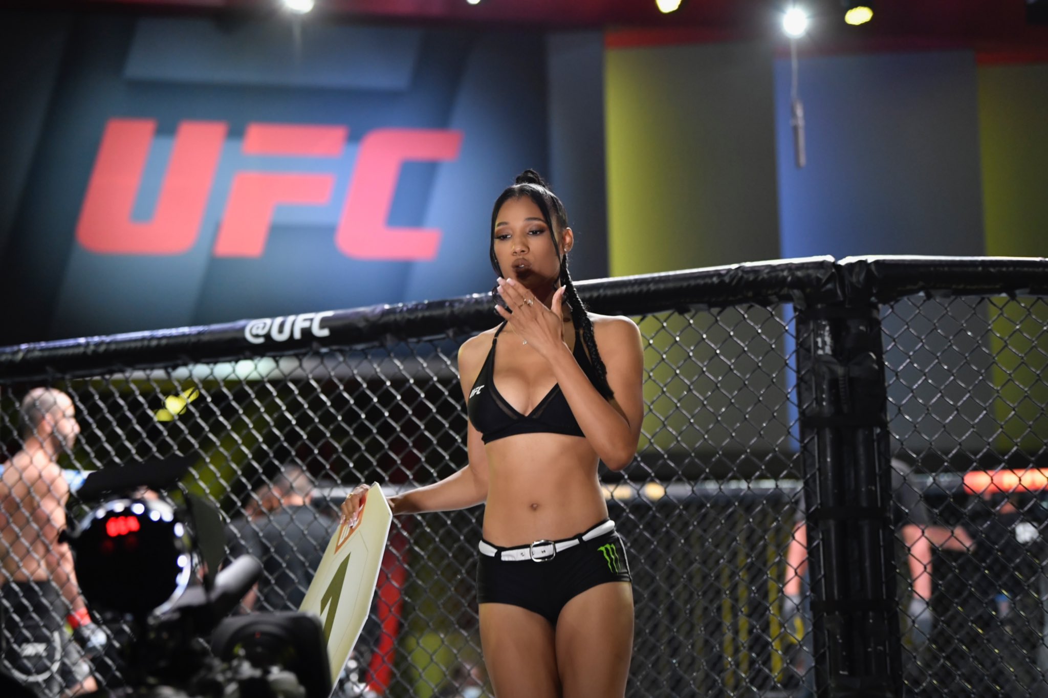 UFC on ESPN 18 : Octagon girls