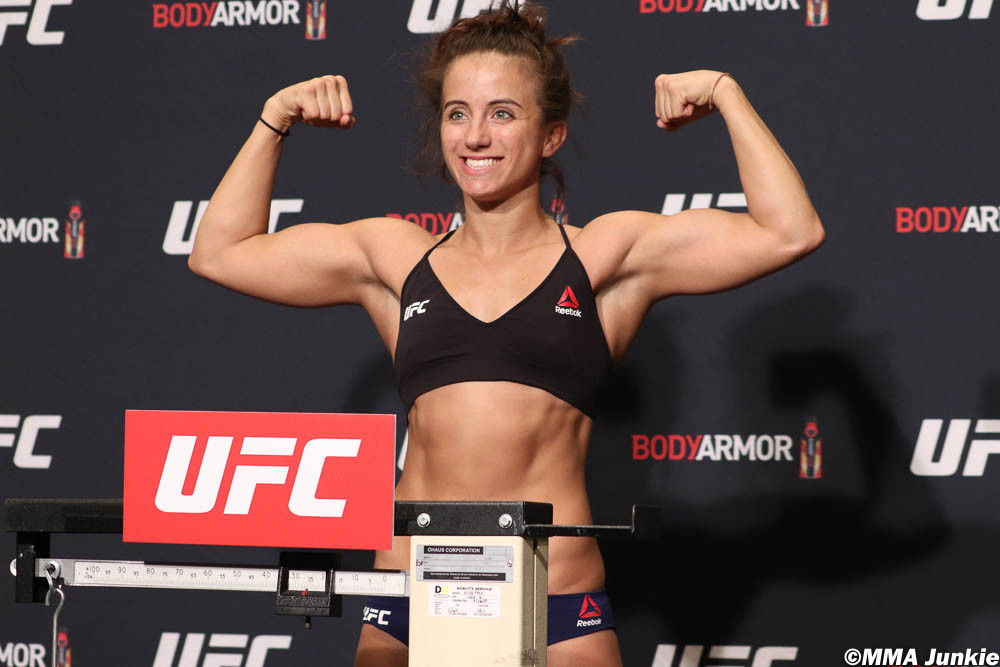 Maycee Barber contre Gillian Robertson