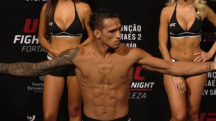 Charles Oliveira contre David Teymur