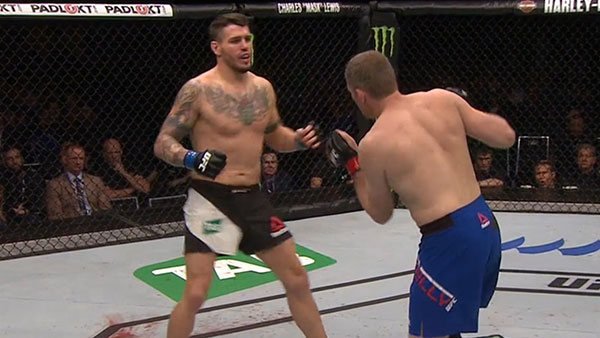 Daniel Kelly contre Chris Camozzi