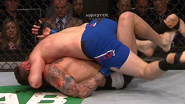 Daniel Kelly contre Chris Camozzi