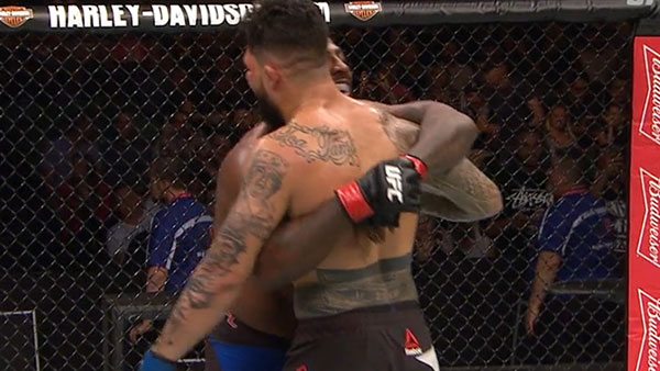 Khalil Rountree contre Tyson Pedro