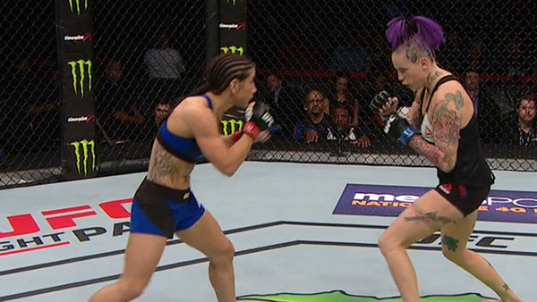 Tecia Torres contre Bec Rawlings