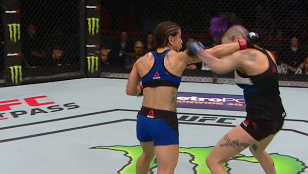 Tecia Torres contre Bec Rawlings