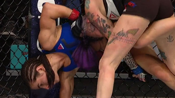 Tecia Torres contre Bec Rawlings