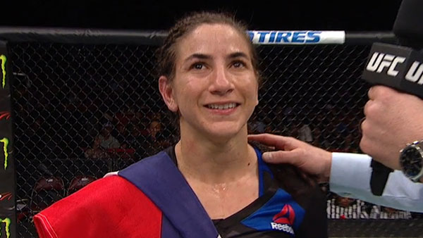 Tecia Torres contre Bec Rawlings