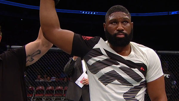 Adam Milstead contre Curtis Blaydes