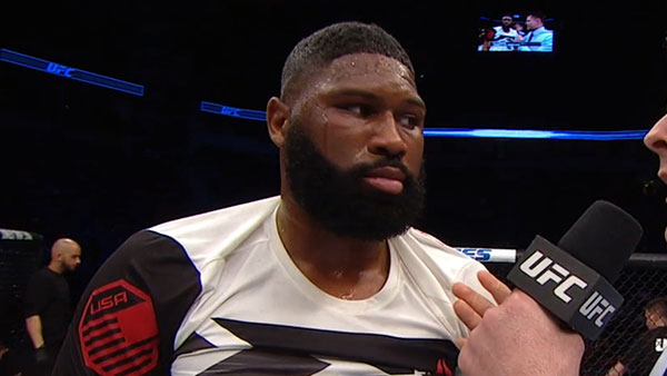 Adam Milstead contre Curtis Blaydes