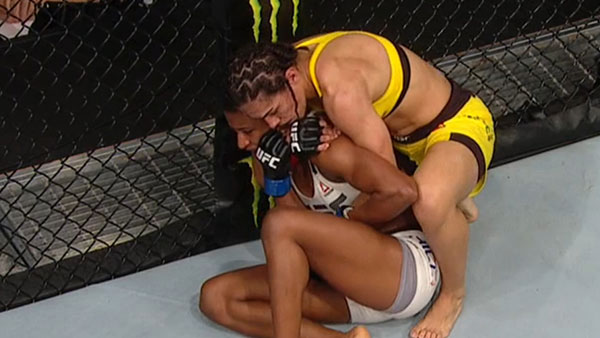 Jessica Andrade contre Angela Hill