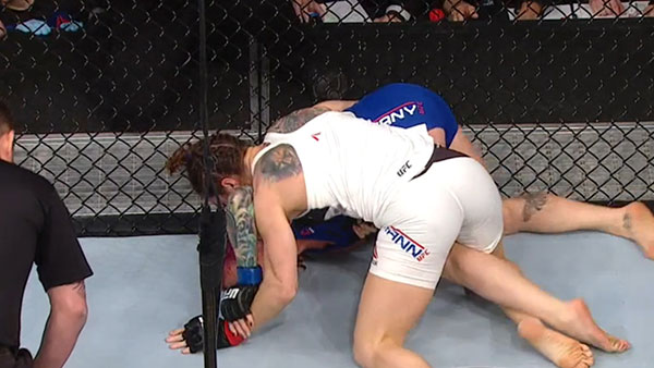 Sara McMann contre Gina Mazany