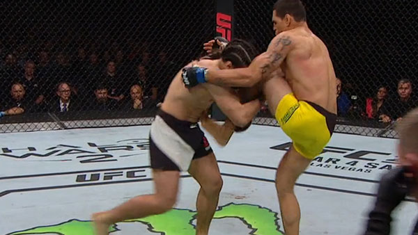 Elias Theodorou contre Cezar Ferreira