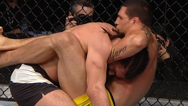 Elias Theodorou contre Cezar Ferreira