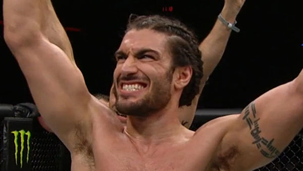 Elias Theodorou contre Cezar Ferreira