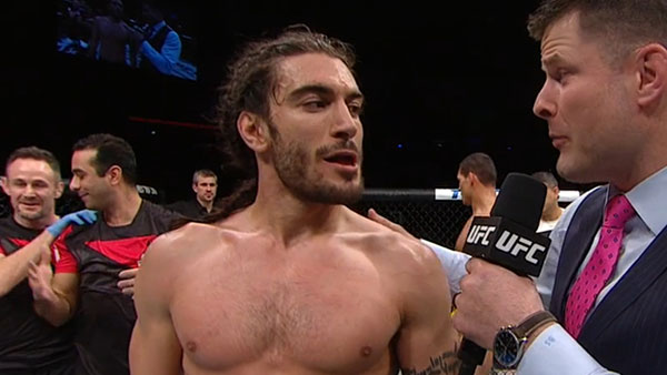 Elias Theodorou contre Cezar Ferreira