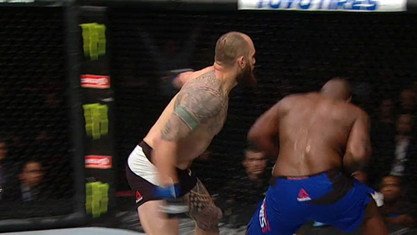 Derrick Lewis contre Travis Browne