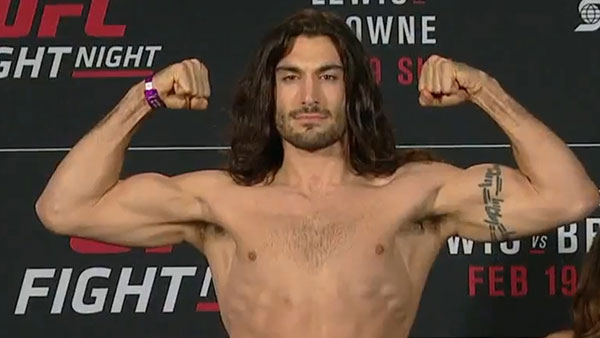 Elias Theodorou contre Cezar Ferreira