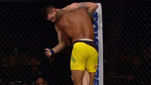 Alex Oliveira contre Tim Means