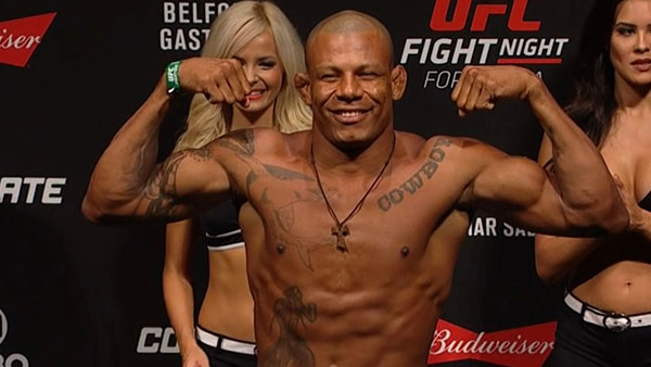 Alex Oliveira contre Tim Means