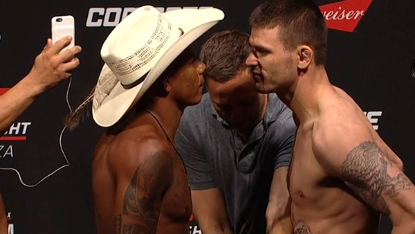 Alex Oliveira contre Tim Means