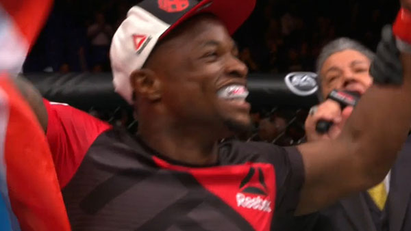 Marc Diakiese contre Teemu Packalen