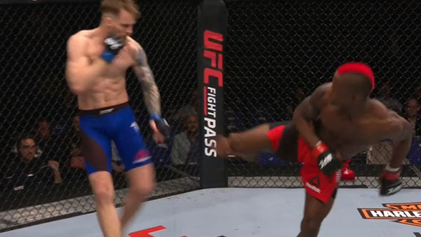 Marc Diakiese contre Teemu Packalen