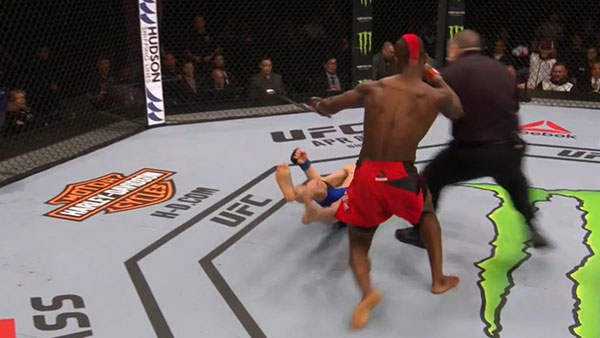 Marc Diakiese contre Teemu Packalen