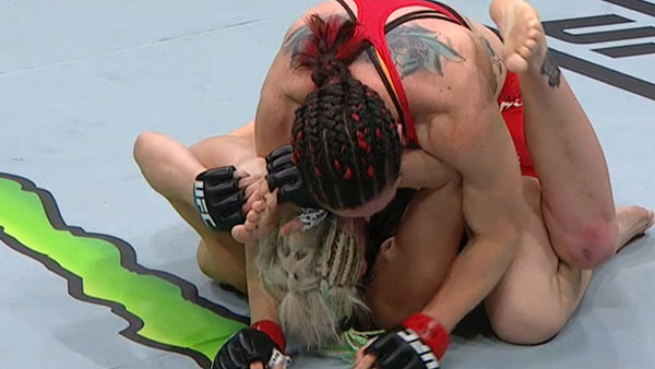 Alexis Davis contre Cindy Dandois