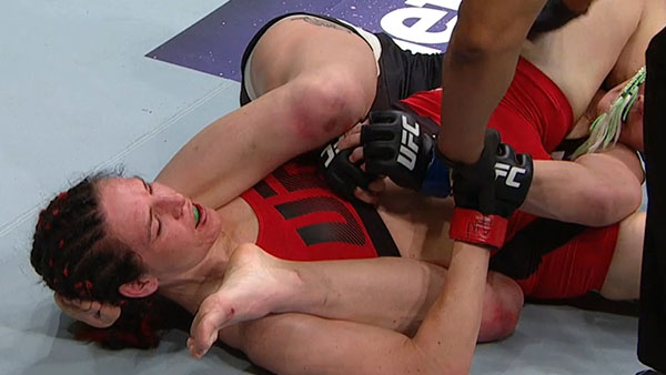 Alexis Davis contre Cindy Dandois