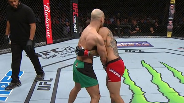 Cub Swanson contre Artem Lobov