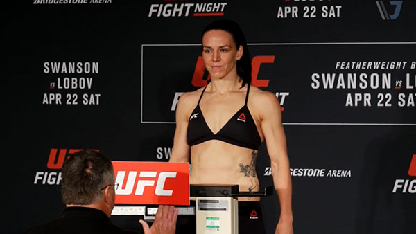 Alexis Davis contre Cindy Dandois