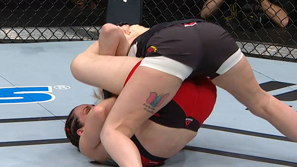 Alexis Davis contre Cindy Dandois